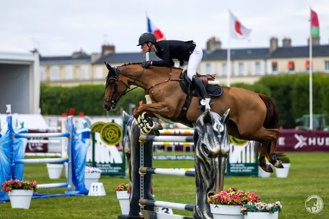 Alexa Ferrer & Caetlin Vd Heffinck Z