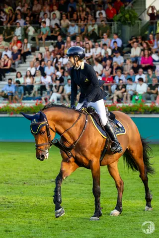 Edwina Tops-Alexander & Fellow Castlefield-2